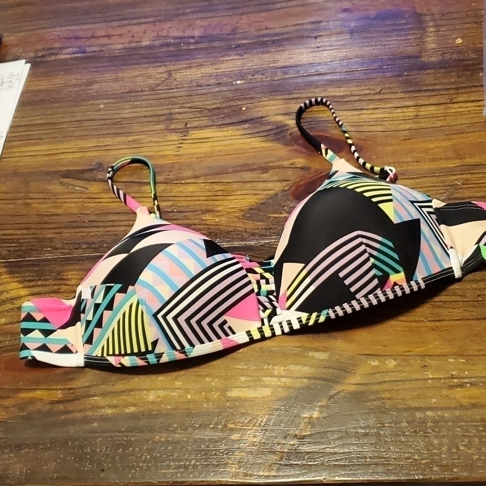 No Boundaries Graphic Print Pushup Bikini Top Sz 15-17 Juniors NWT